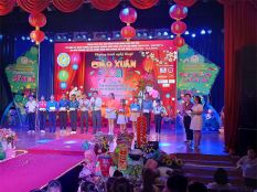 cong-ty-youth-talent-gay-quy-cay-mua-xuan-2021-cham-lo-cho-tre-em-co-hoan-canh-kho-khan-nha-thieu-nhi-tinh-binh-duong-05.jpg